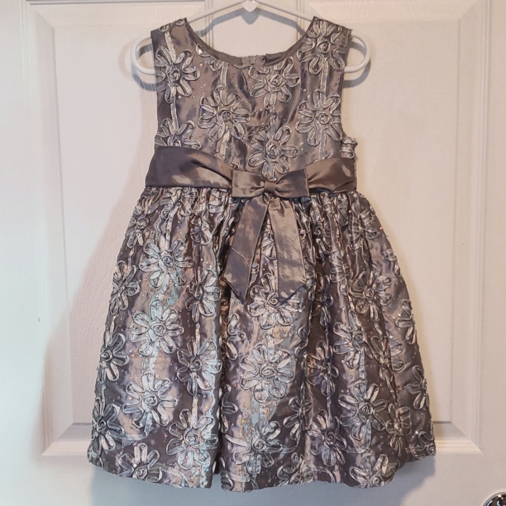 Rare, Too! Girls Gray Floral Sequined Dress - Size 4